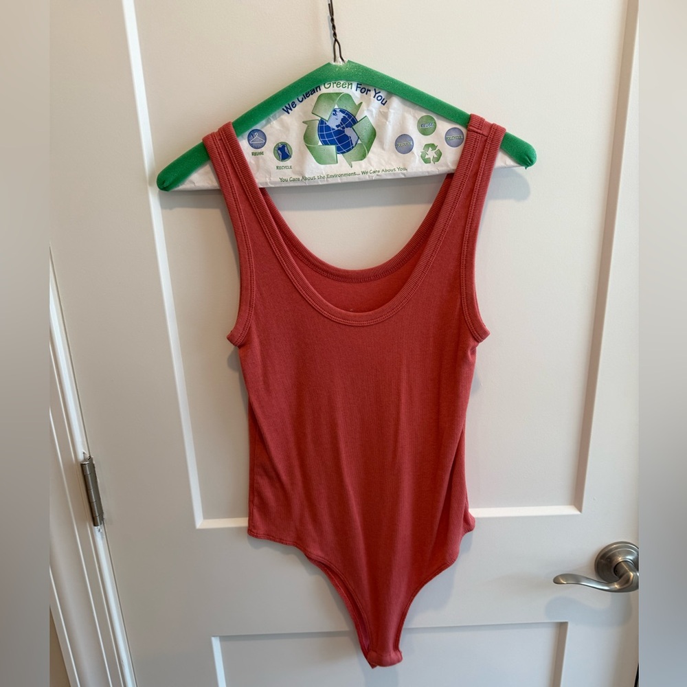 a new day Women's Coral/Red Scoopneck Bodysuit